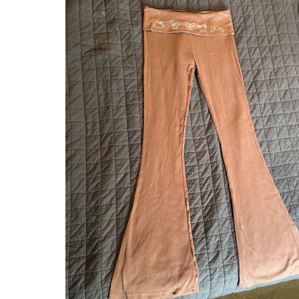 Sanrio Hello Kitty and Friends‎ Brown Ribbed Foldover Flare Pants Small NWOT - Picture 2 of 4